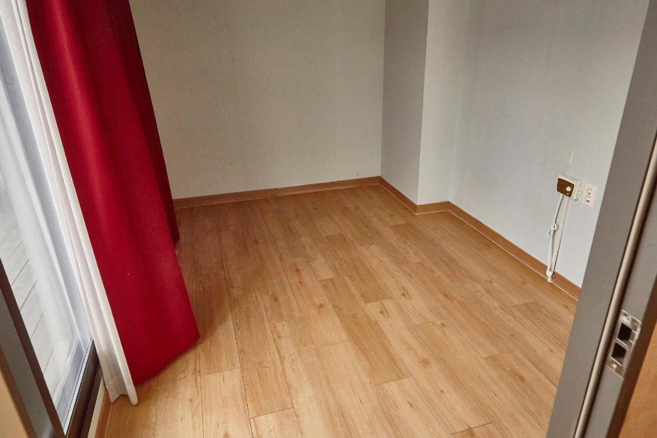 Хостел Guest 145 Gwangju Metropolitan City Екстер'єр фото