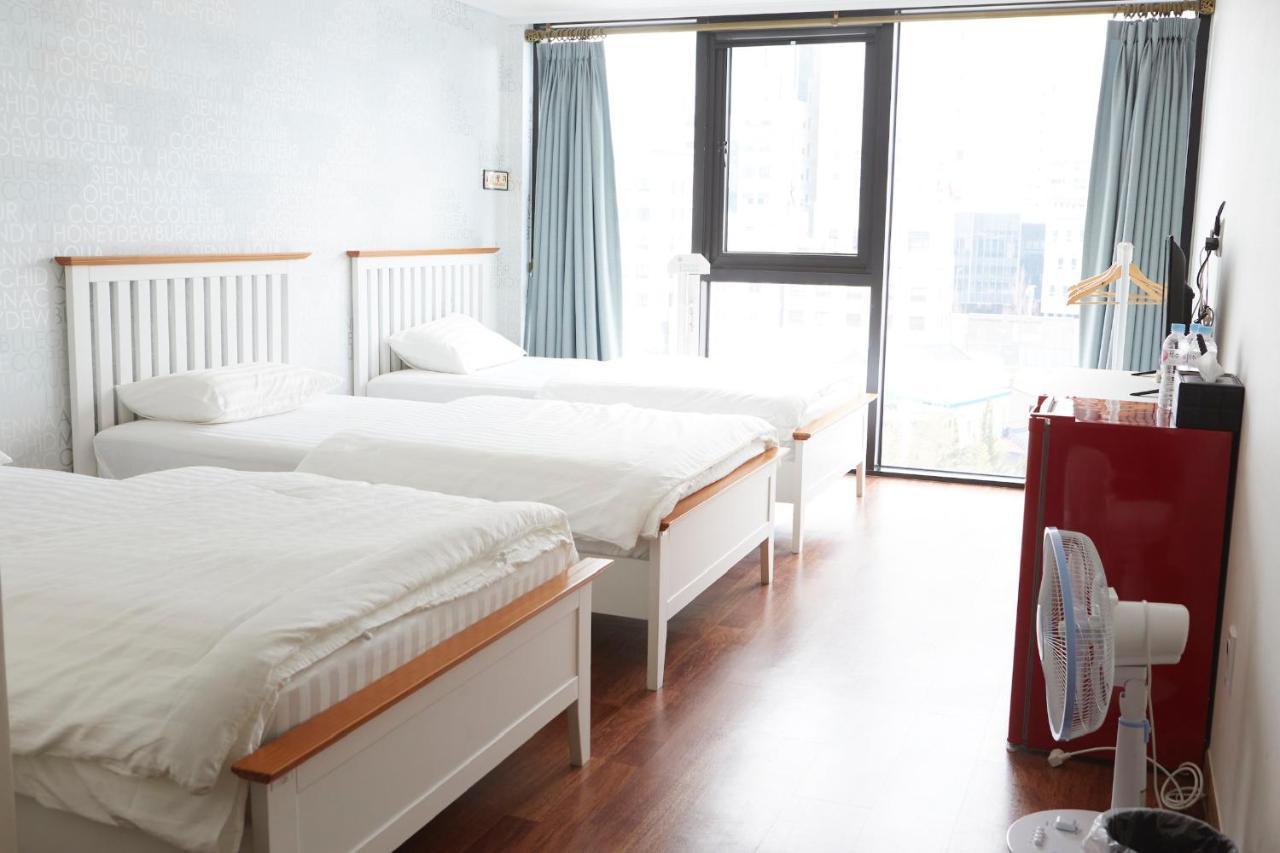Хостел Guest 145 Gwangju Metropolitan City Екстер'єр фото