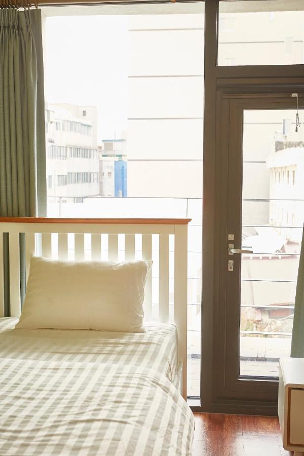 Хостел Guest 145 Gwangju Metropolitan City Екстер'єр фото